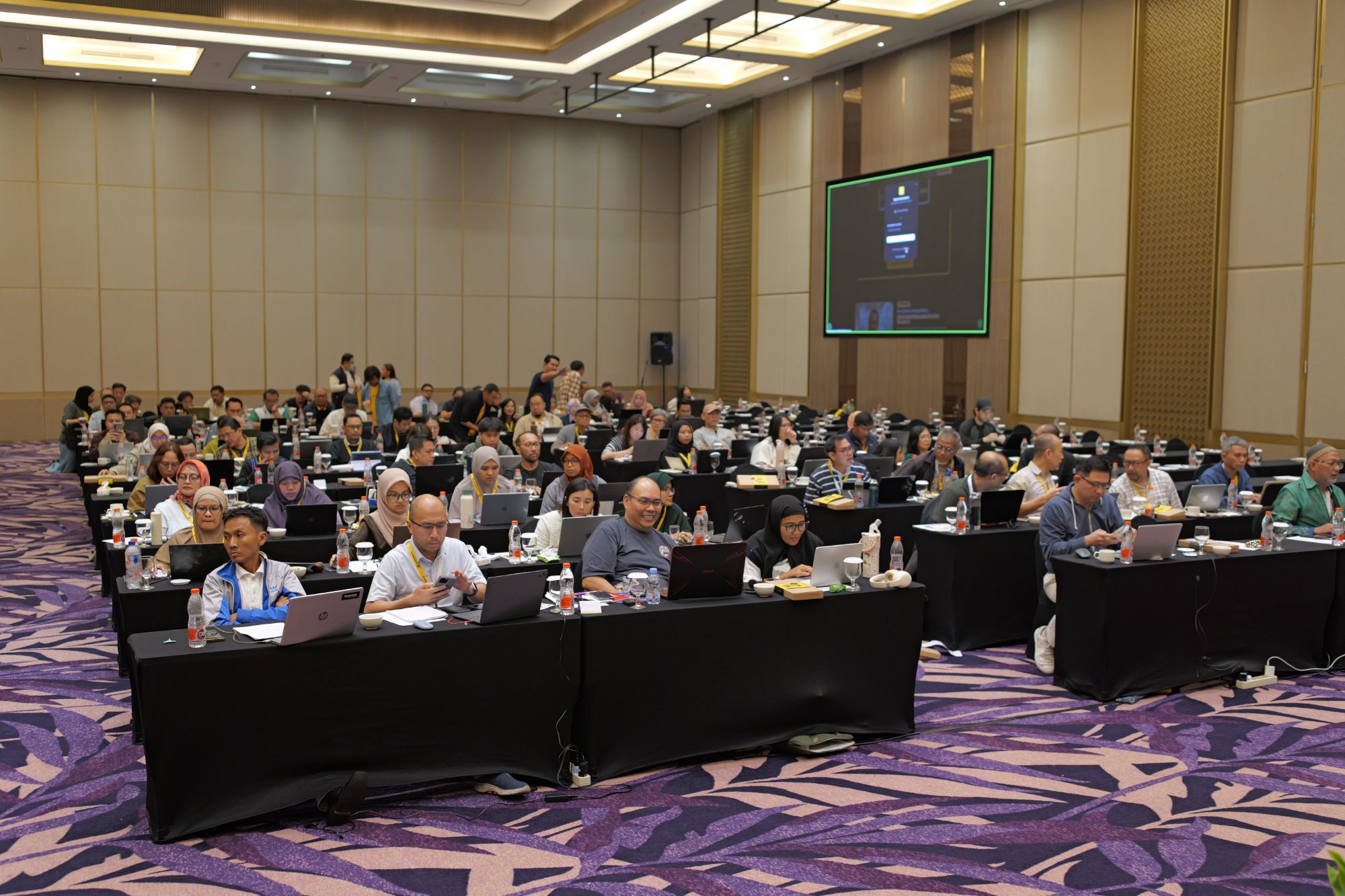 Suasana workshop Karyawan AI